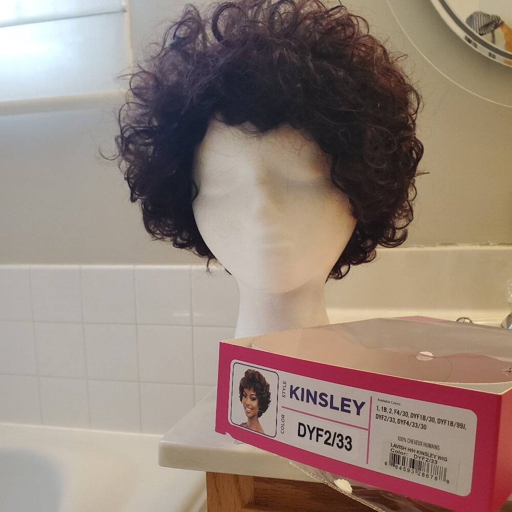 Lavish Kinsley Wig - Picture 1 of 2
